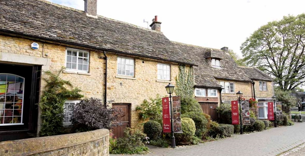 Kestrel Cottage exterior, Cotswold Cottages, Bourton-on-the-Water